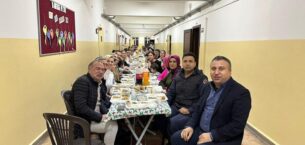 Yenidoğan Anadolu Lisesi’nin iftar sofrasında veliler ve öğretmenler buluştu
